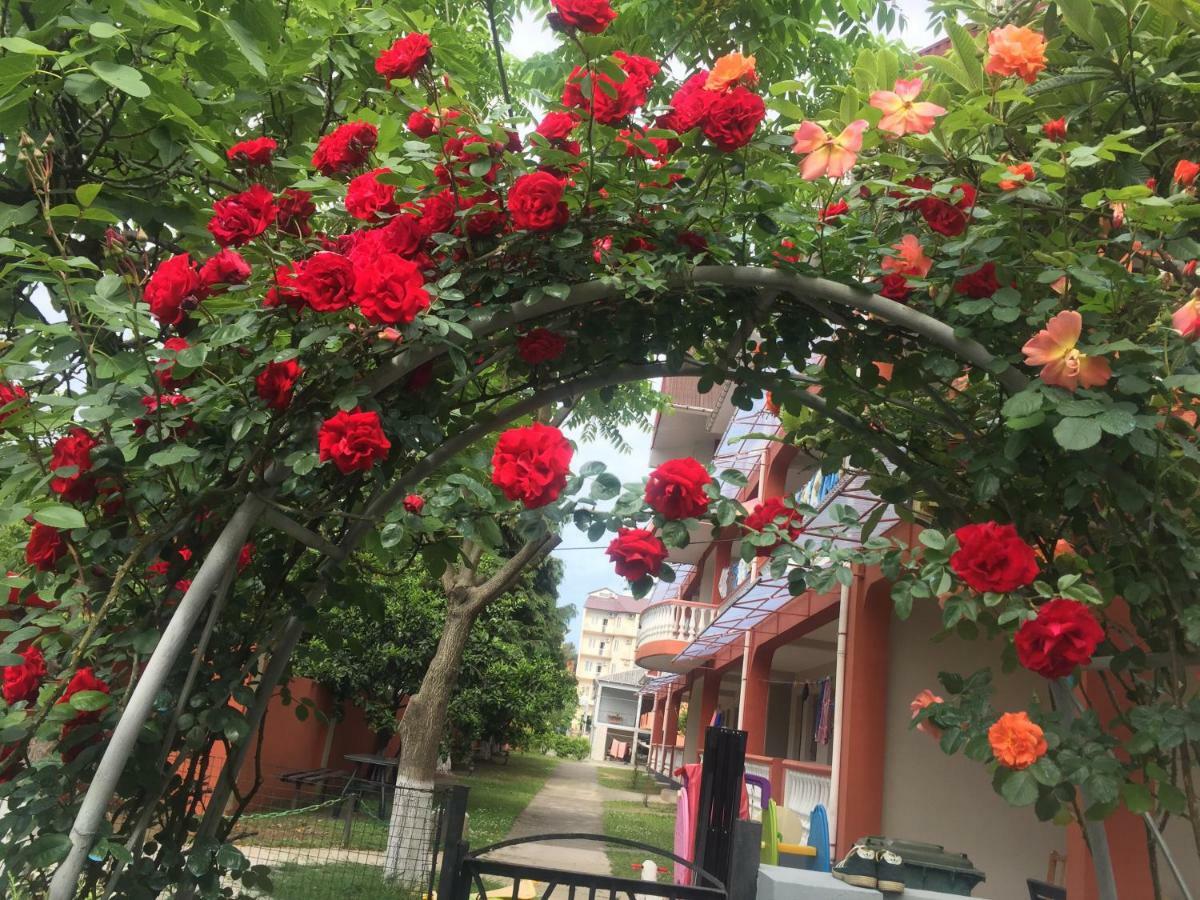Guest House Smile Kobuleti Kültér fotó